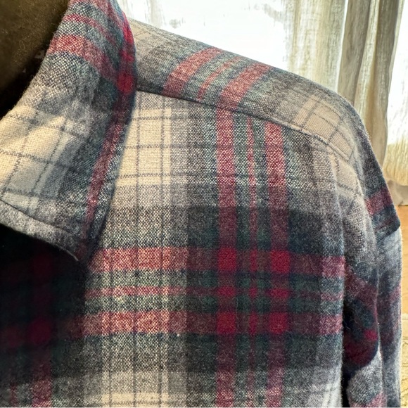 (L) Pendleton Vintage Plaid Virginia Wool, Camp Collar Button Up, single pocket - Picture 8 of 13